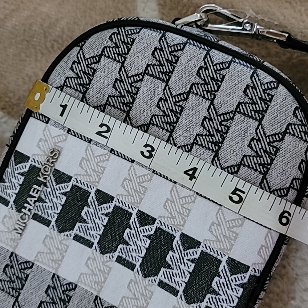 Michael Kors Crossbody - Picture 10 of 12